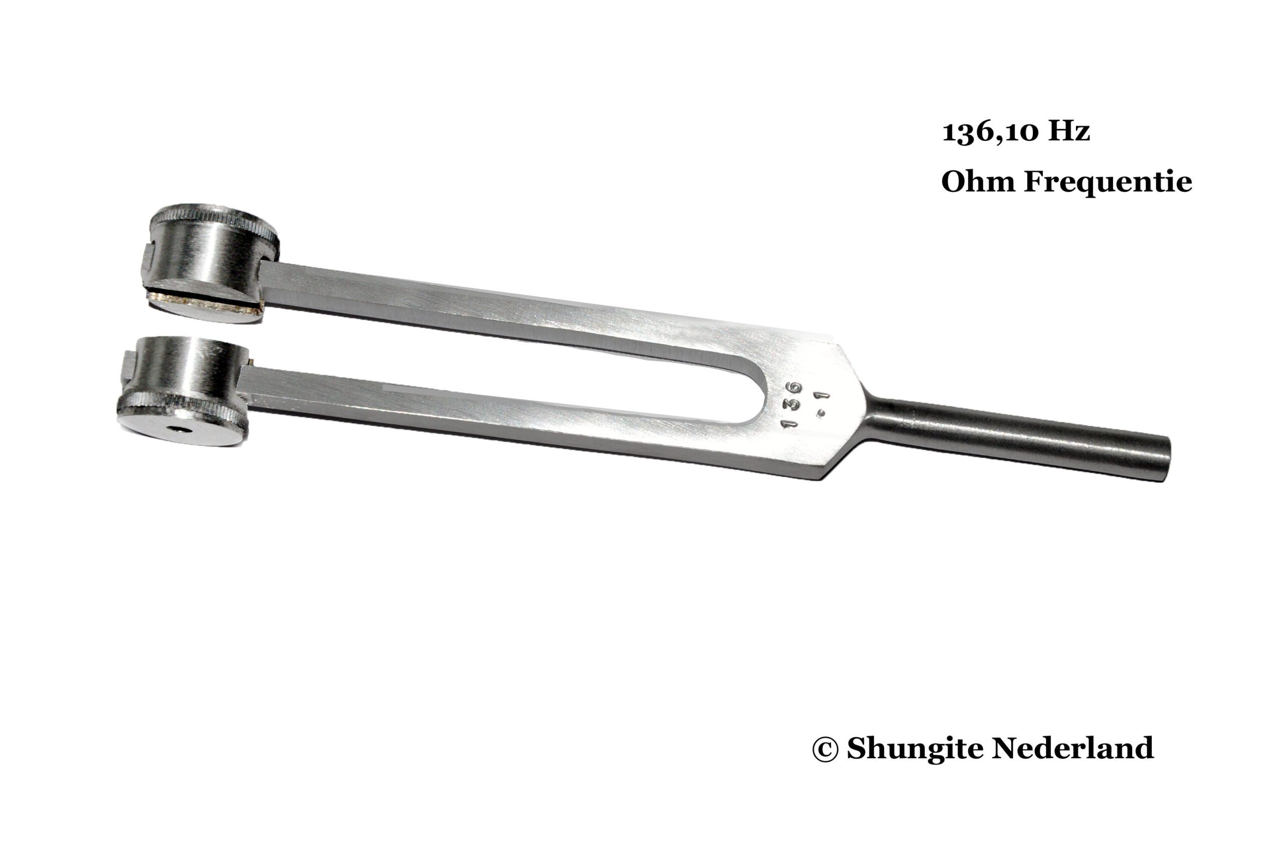 Verhoog de trilling van Shungite Water met de Ohm Stemvork 136,10 Hz 1 Stemvork 136.10 Hz Ohm frequentie