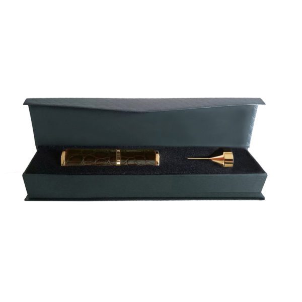 Lederen Parfum Sprayer Donker bruin - navulbaar voor in de handtas. www.shungite-nederland.nl