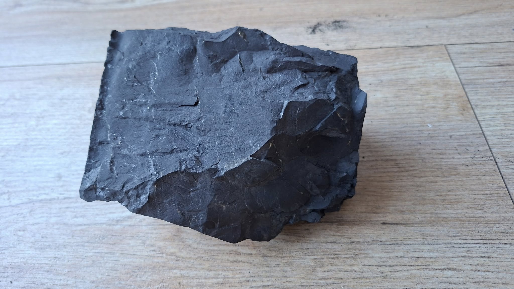 Grote Shungite Stenen 1 Grote Shungiet steen