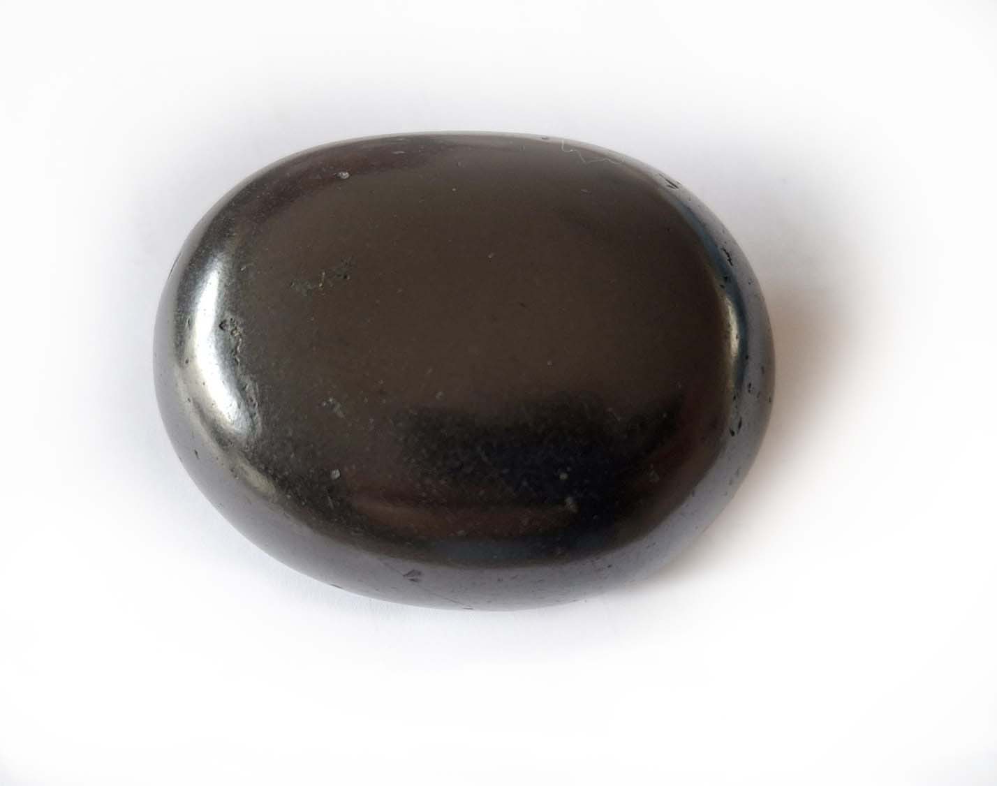 Gepolijste Shungite steen