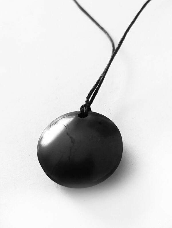 Shungite hanger lens